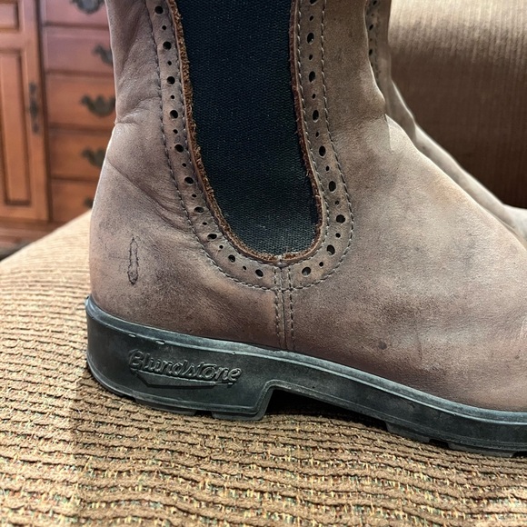 Blundstone Women’s Originals High Top Boots- Rustic Brown - Picture 3 of 4